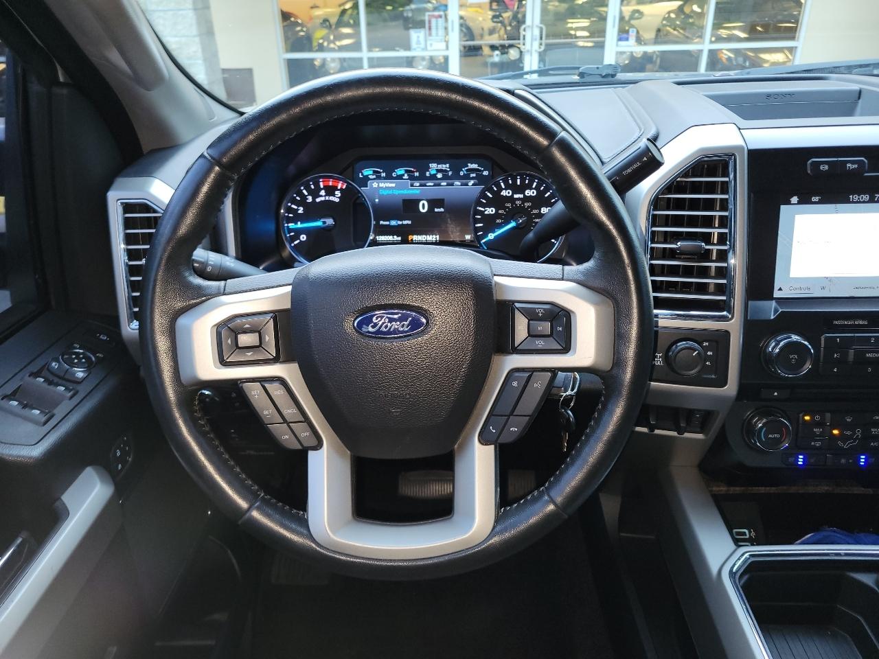 Ford Super Duty F-250 SRW King Ranch 4WD Crew Cab 8' Box 2017