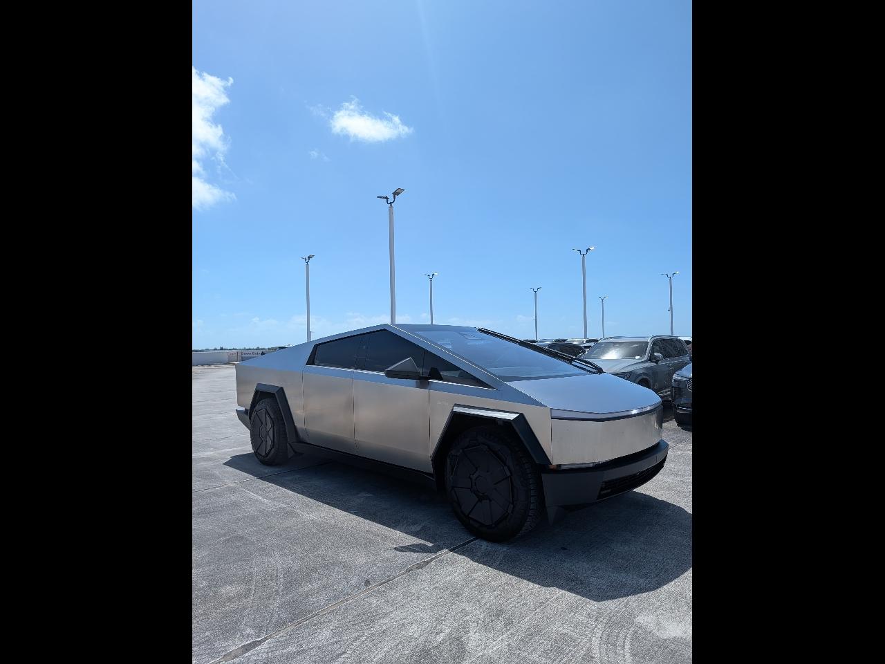 Tesla Cybertruck AWD 2024