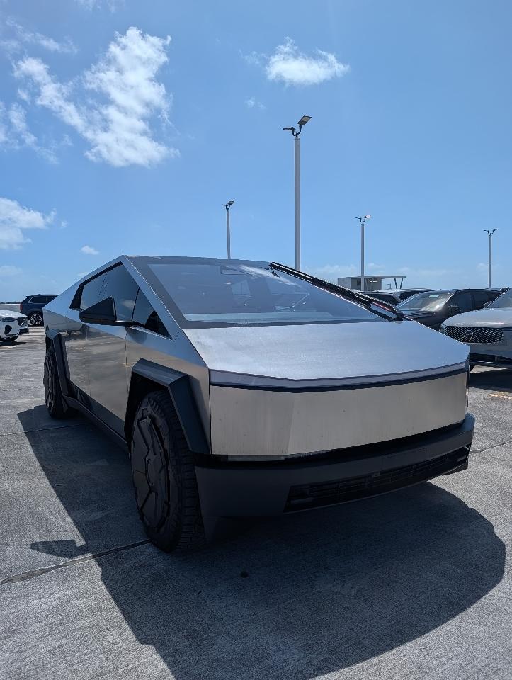 Tesla Cybertruck AWD 2024