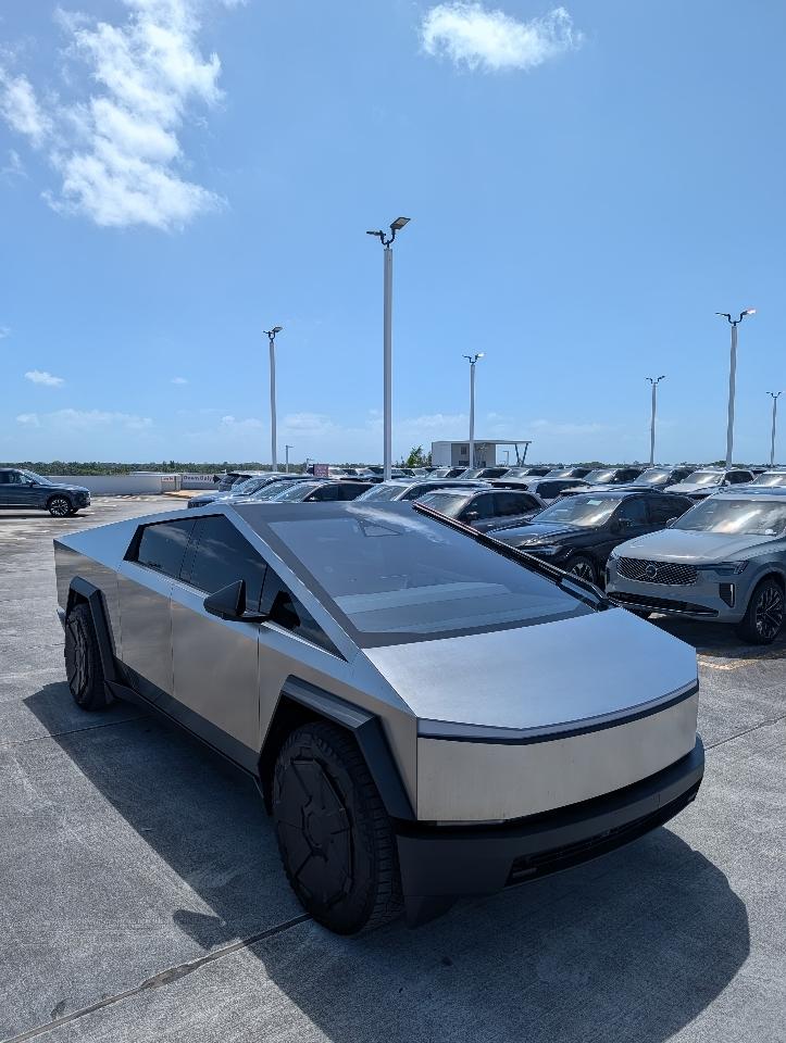 Tesla Cybertruck AWD 2024