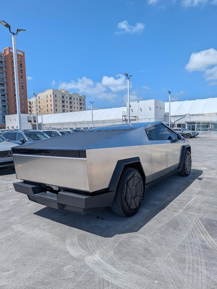 Tesla Cybertruck AWD 2024