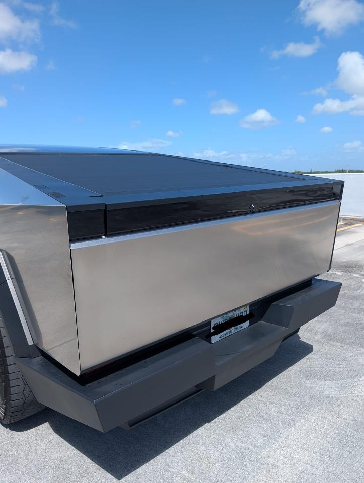 Tesla Cybertruck AWD 2024