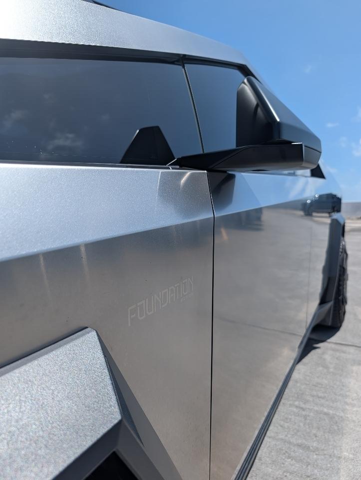 Tesla Cybertruck AWD 2024