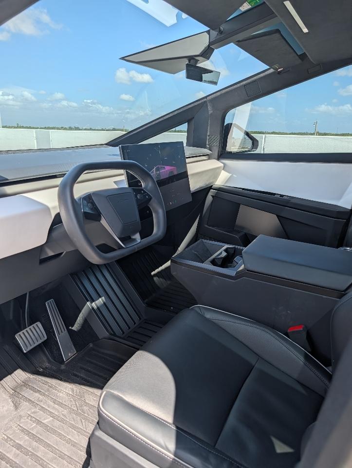 Tesla Cybertruck AWD 2024