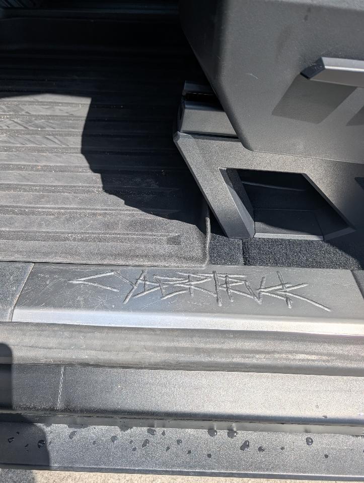 Tesla Cybertruck AWD 2024