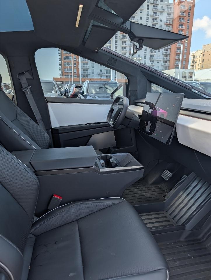 Tesla Cybertruck AWD 2024