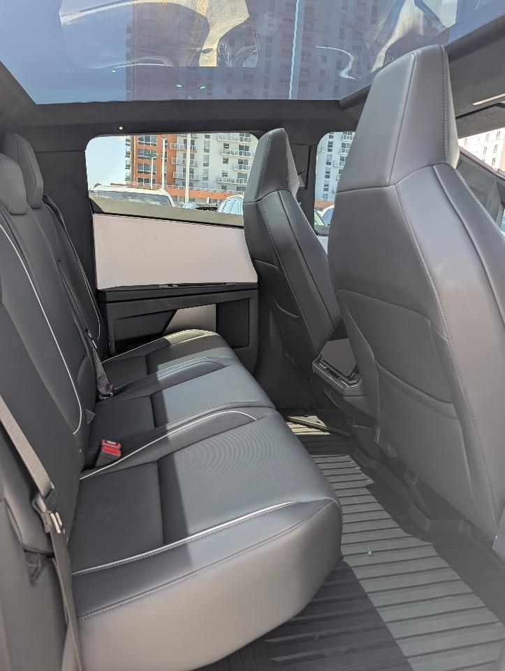 Tesla Cybertruck AWD 2024