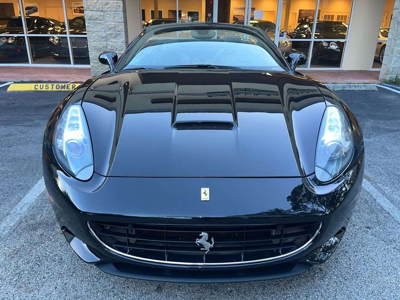 Ferrari California 2dr Conv 2010