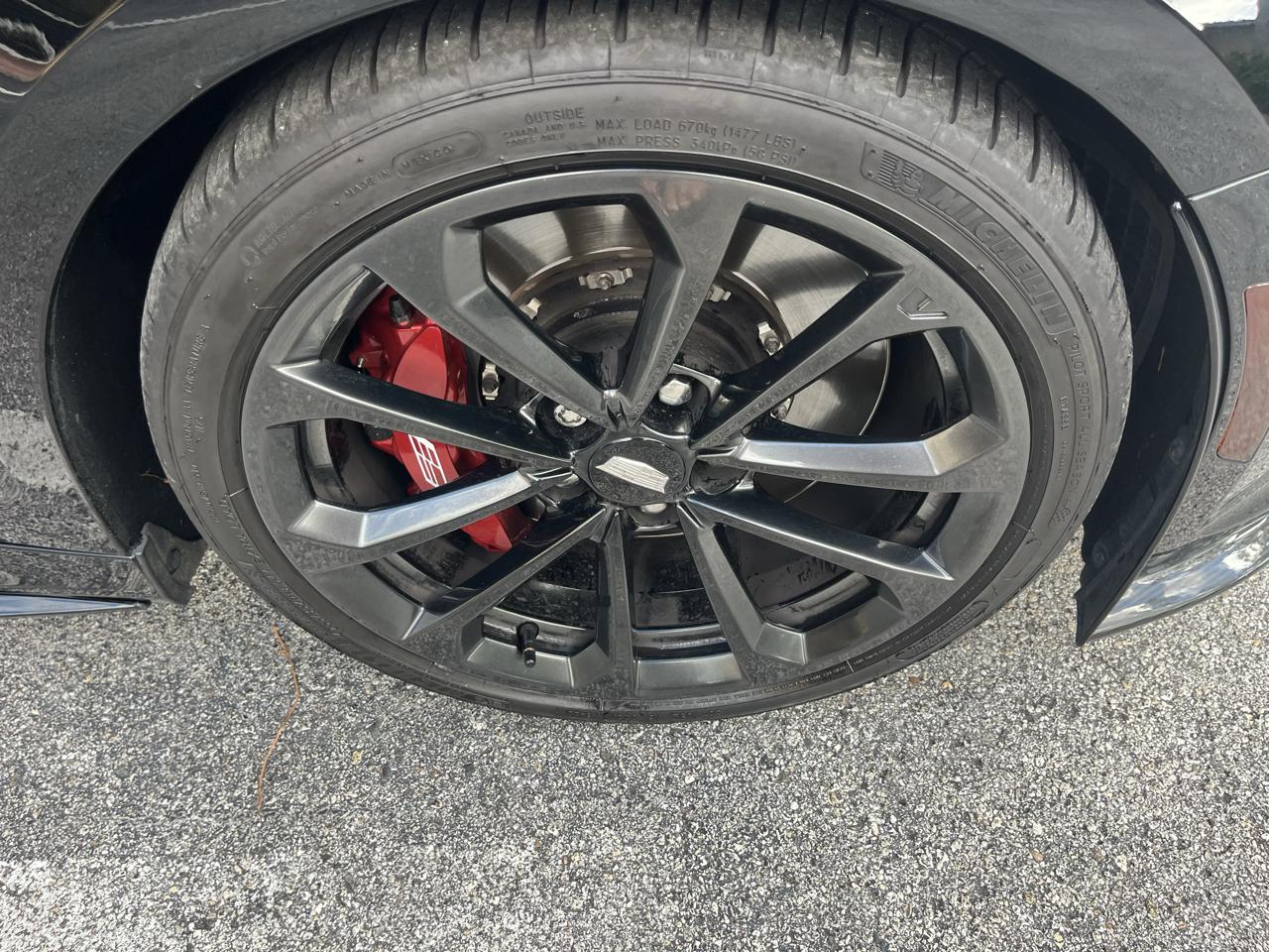 Cadillac ATS-V Sedan 4dr Sdn 2017