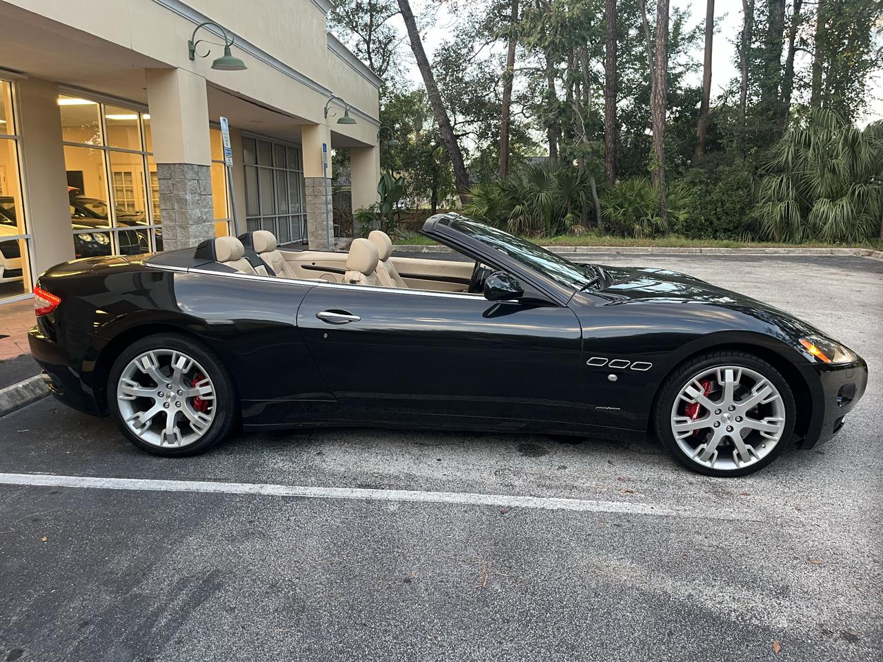 Maserati GranTurismo Convertible 2dr Conv GranTurismo 2012