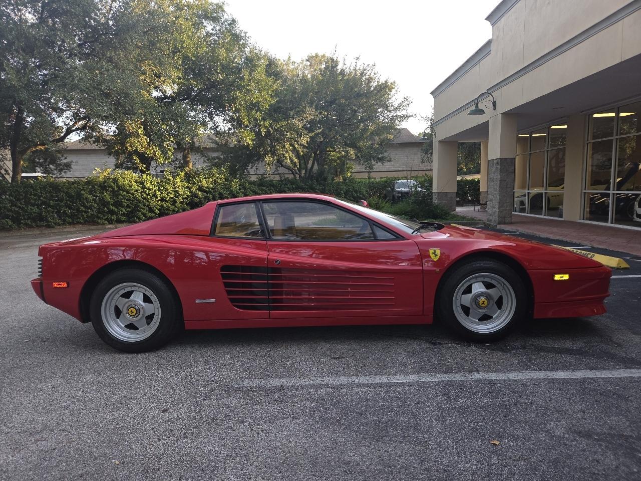 Ferrari Testarossa Base 1985