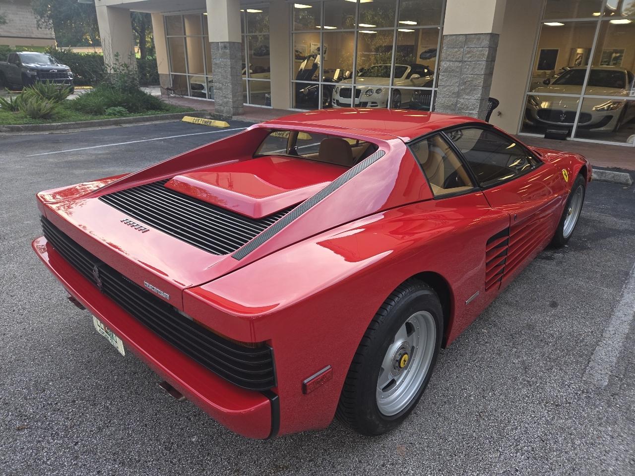 Ferrari Testarossa Base 1985