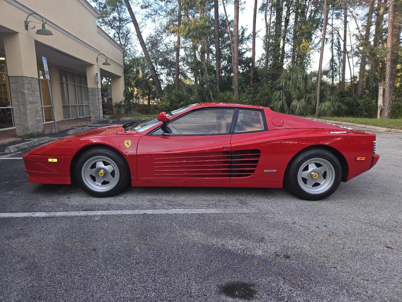 Ferrari Testarossa Base 1985