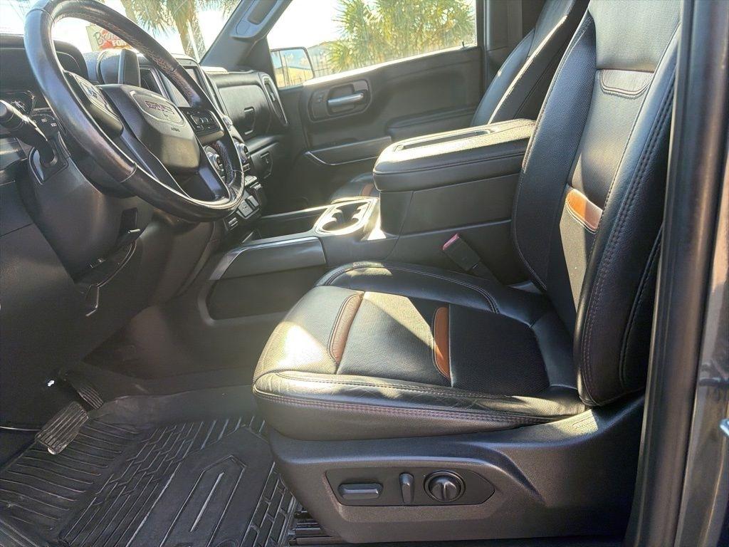 GMC Sierra 1500 AT4 Crew Cab 4WD SWB 2021