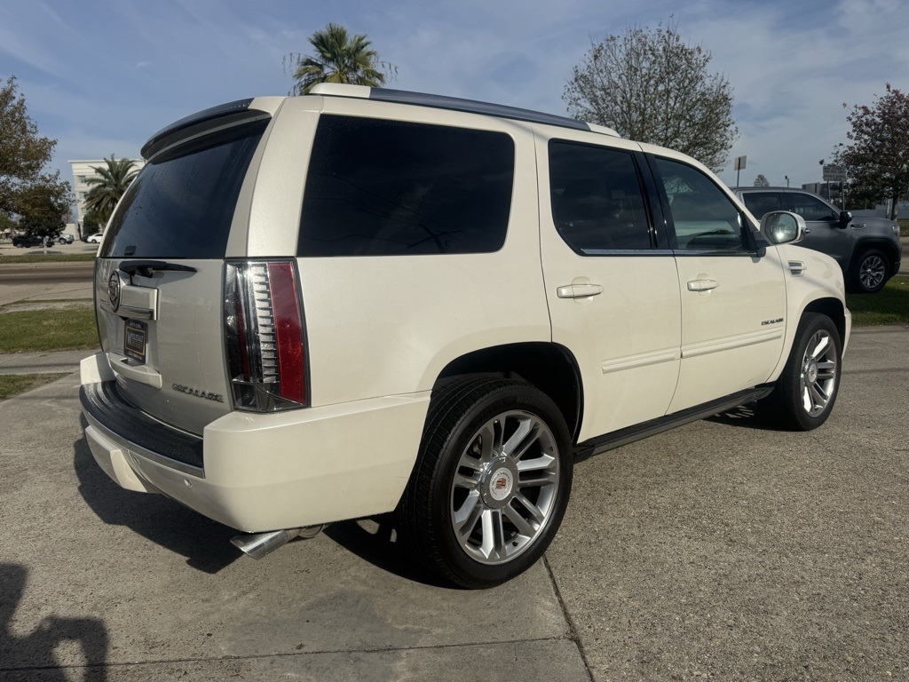 Cadillac Escalade 2WD Premium 2013