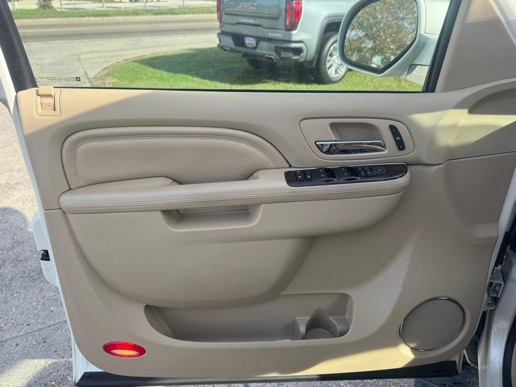 Cadillac Escalade 2WD Premium 2013