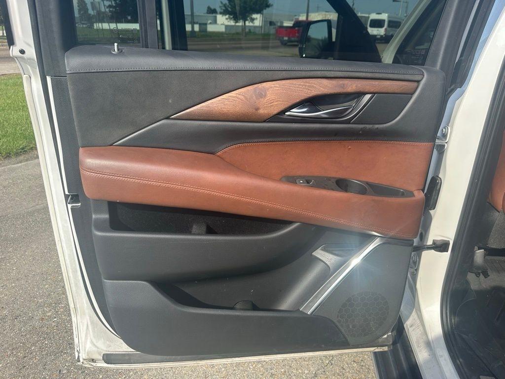 Cadillac Escalade ESV 2WD Luxury 2019