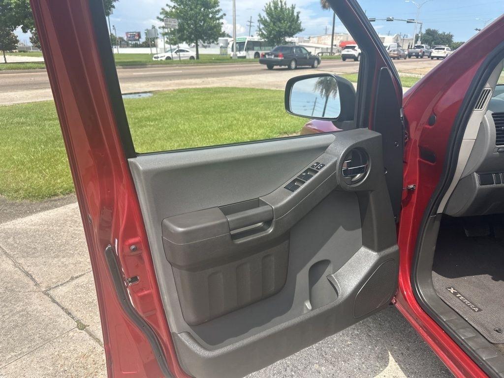 Nissan Xterra X 2WD 2015