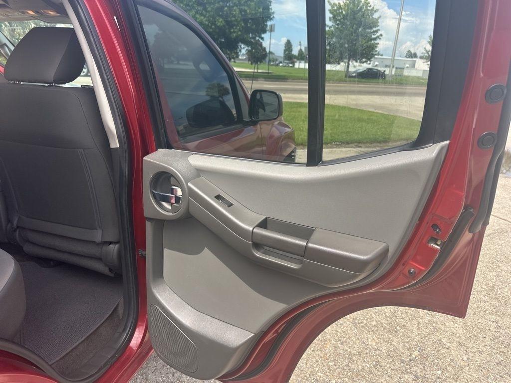 Nissan Xterra X 2WD 2015