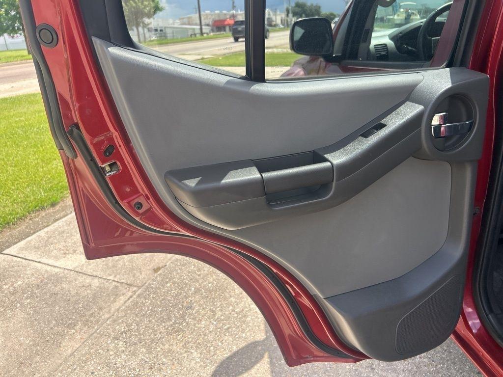 Nissan Xterra X 2WD 2015