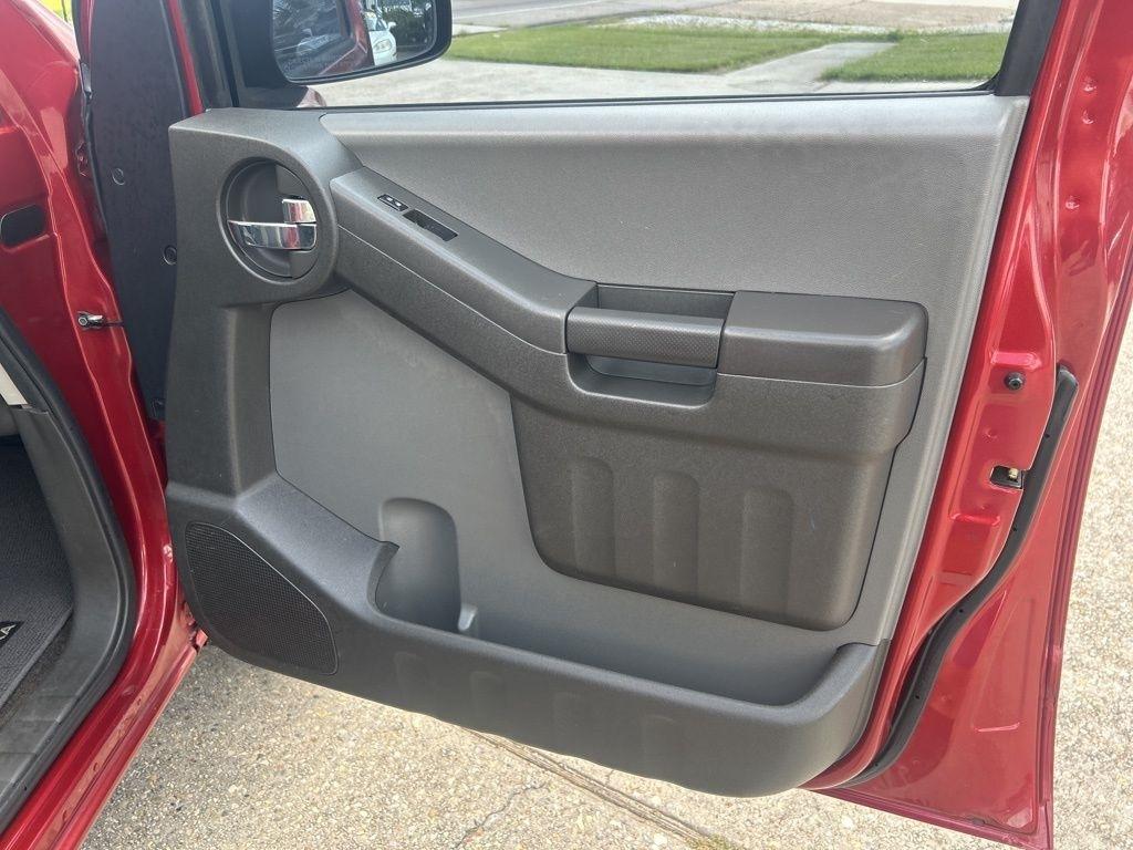 Nissan Xterra X 2WD 2015