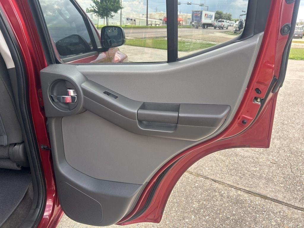 Nissan Xterra X 2WD 2015