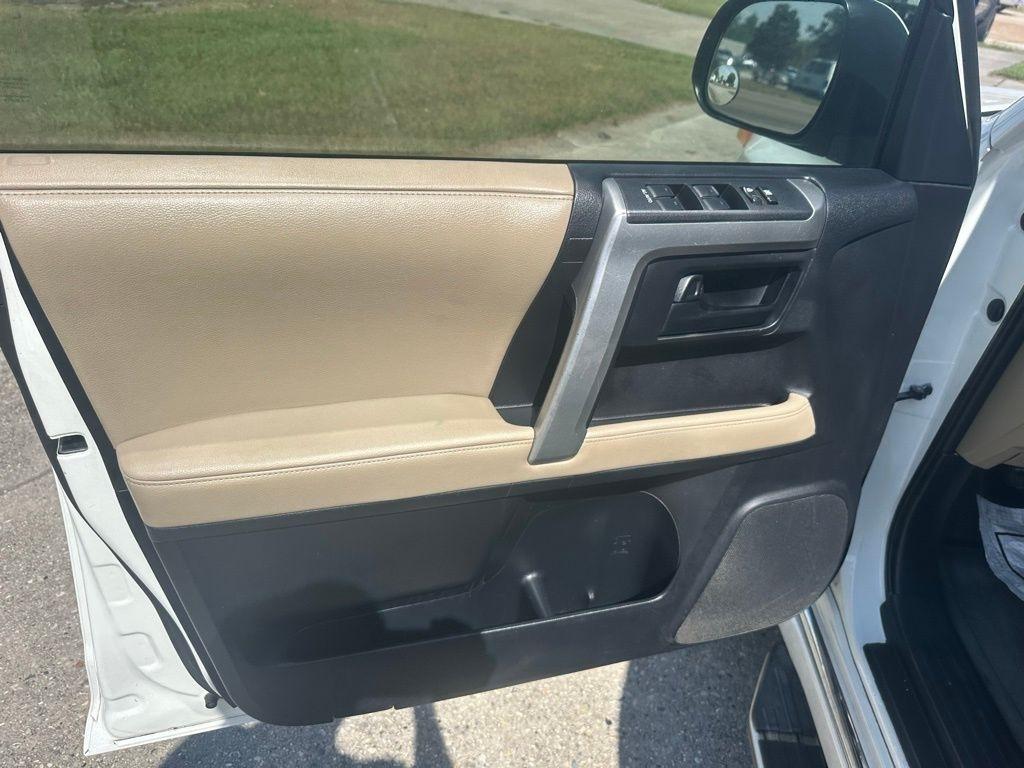 Toyota 4Runner SR5 2WD 2012