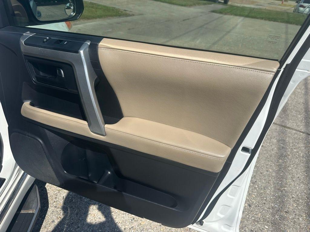 Toyota 4Runner SR5 2WD 2012