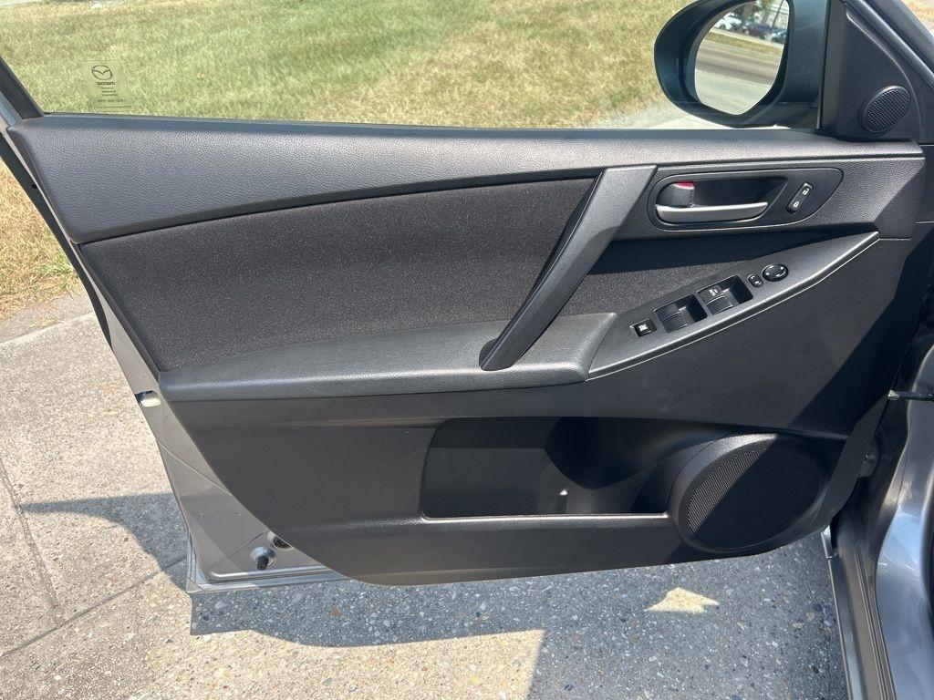 Mazda MAZDA3 i Touring 4-door 2010