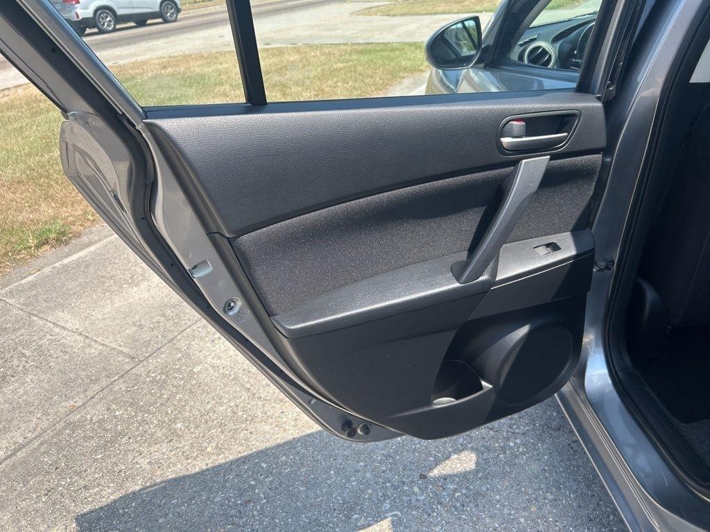 Mazda MAZDA3 i Touring 4-door 2010