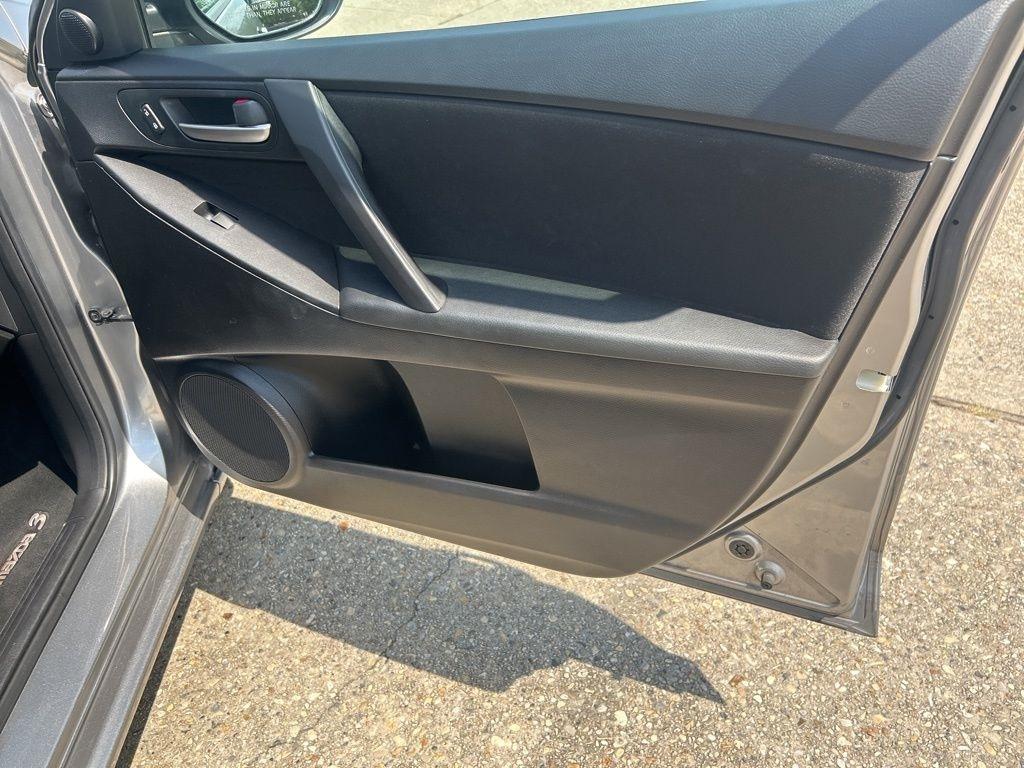 Mazda MAZDA3 i Touring 4-door 2010