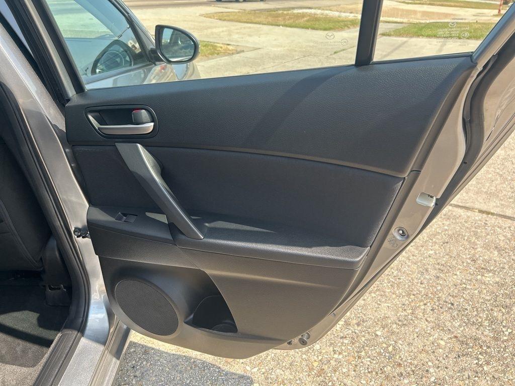 Mazda MAZDA3 i Touring 4-door 2010