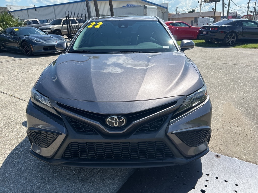 2022 Toyota Camry SE photo 3