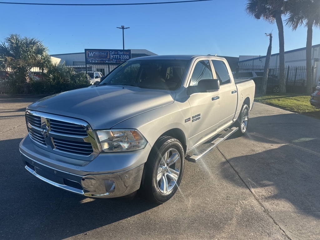 2014 Ram 1500 SLT photo 2