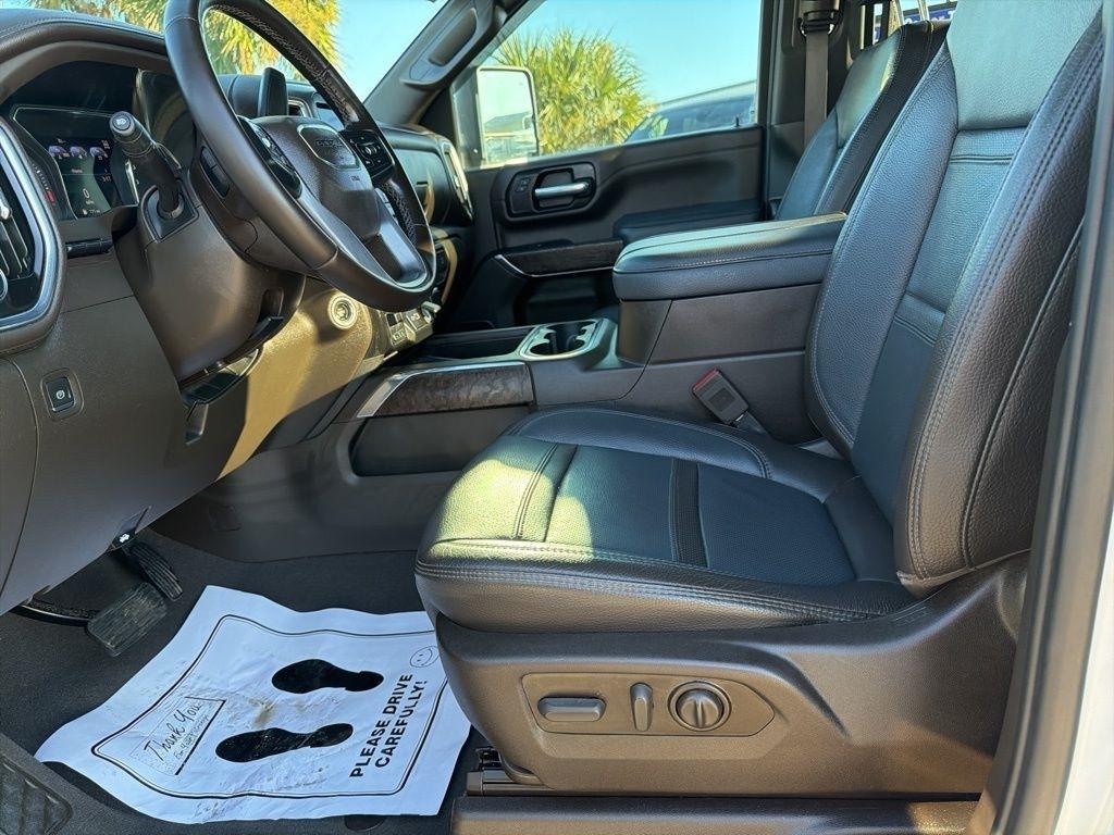 GMC Sierra 2500HD Denali Crew Cab 4WD SB 2023