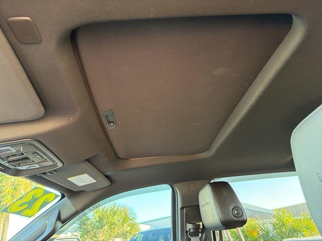 GMC Sierra 2500HD Denali Crew Cab 4WD SB 2023