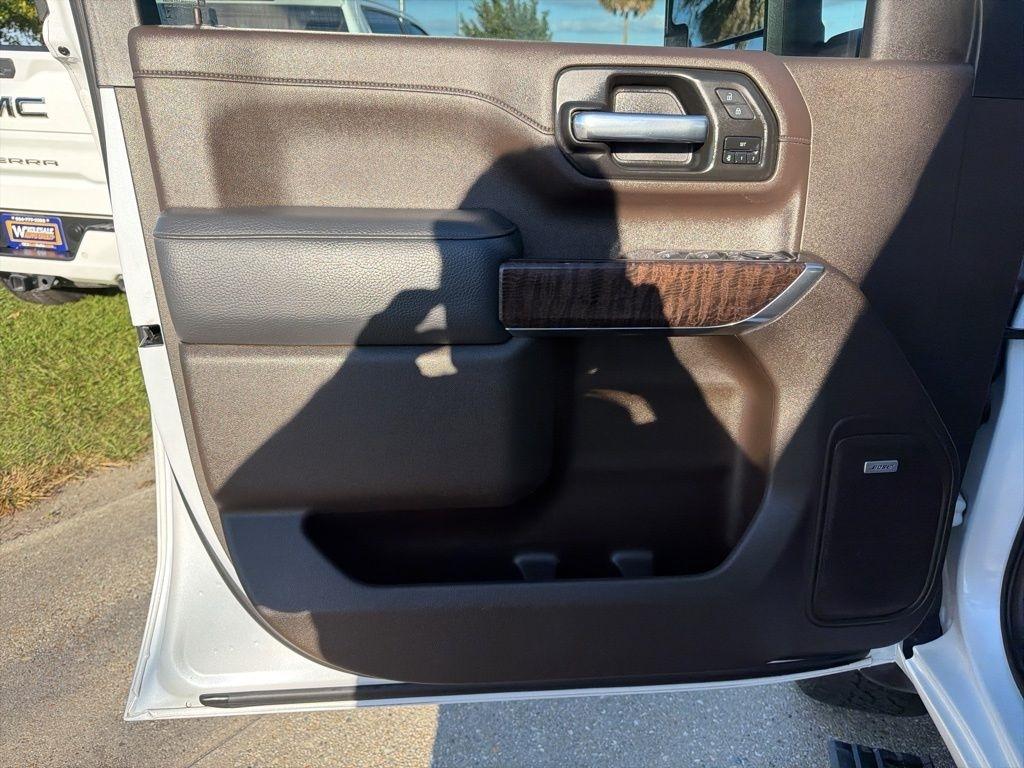 GMC Sierra 2500HD Denali Crew Cab 4WD SB 2023