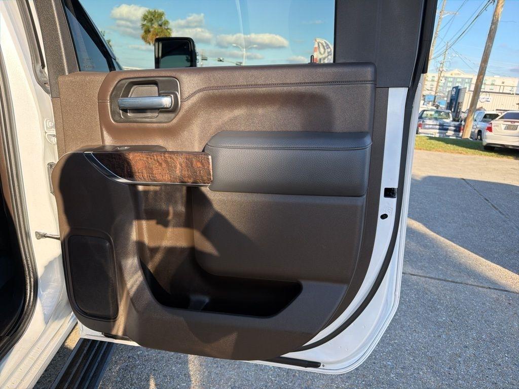 GMC Sierra 2500HD Denali Crew Cab 4WD SB 2023