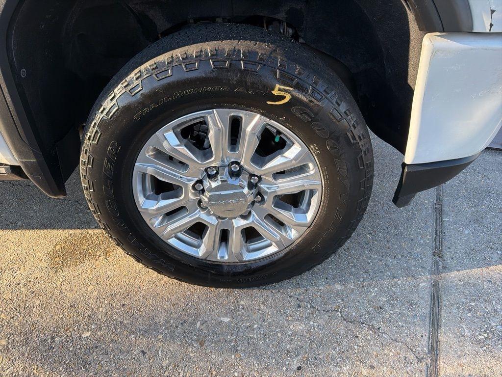 GMC Sierra 2500HD Denali Crew Cab 4WD SB 2023