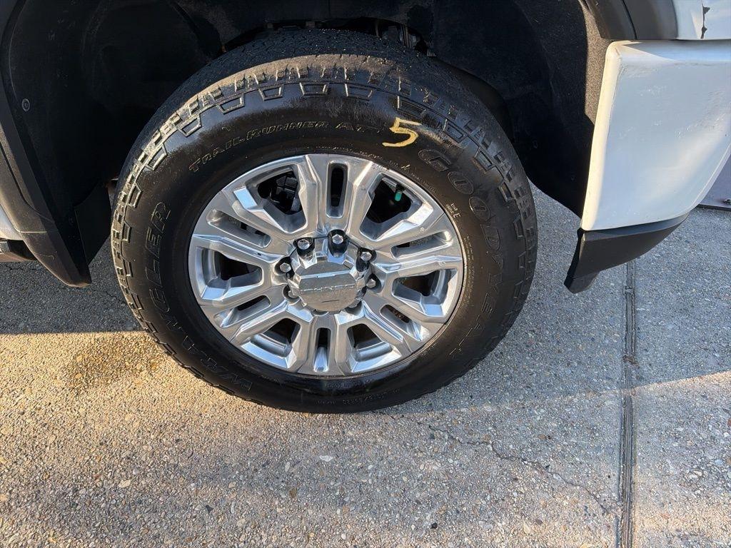 GMC Sierra 2500HD Denali Crew Cab 4WD SB 2023