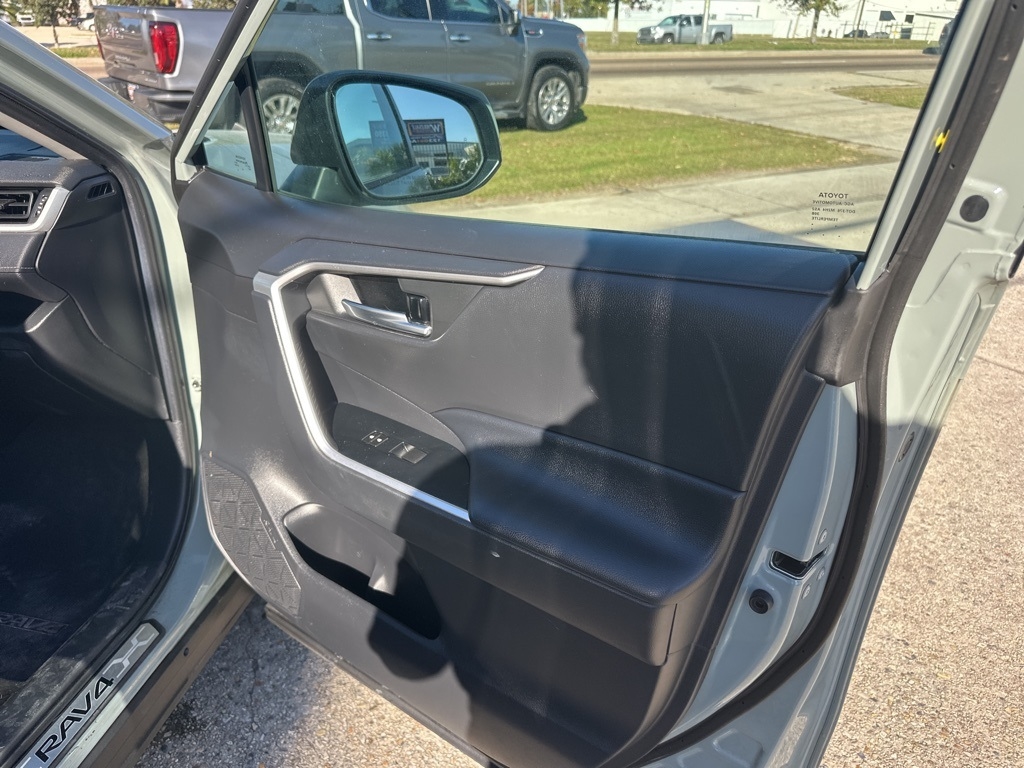 Toyota RAV4 XLE 2019