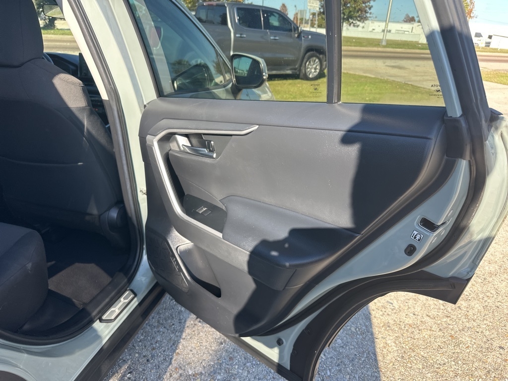 Toyota RAV4 XLE 2019