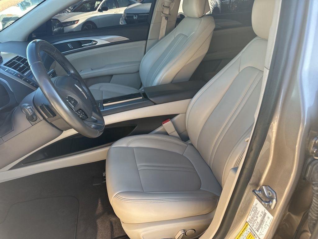 Lincoln MKZ Base 2019