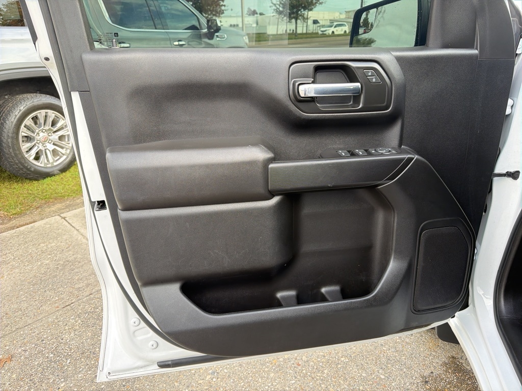 Chevrolet Silverado 1500 Custom Crew Cab Short Box 2WD 2021