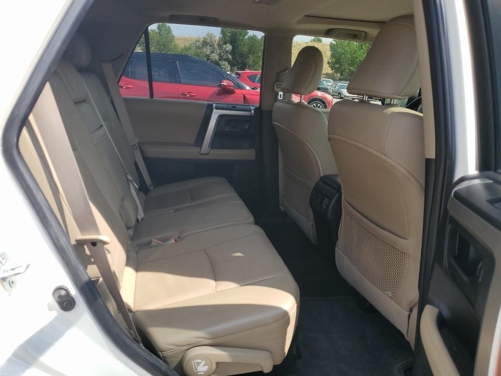 Toyota 4Runner Limited 2WD V6 2012