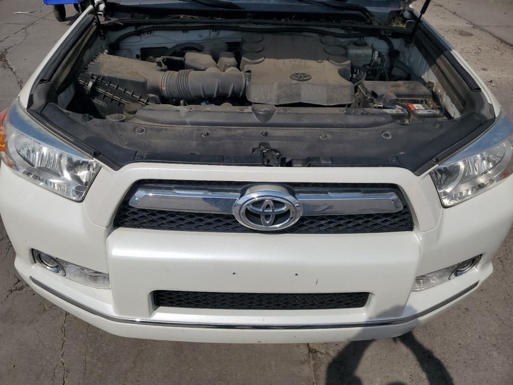 Toyota 4Runner Limited 2WD V6 2012