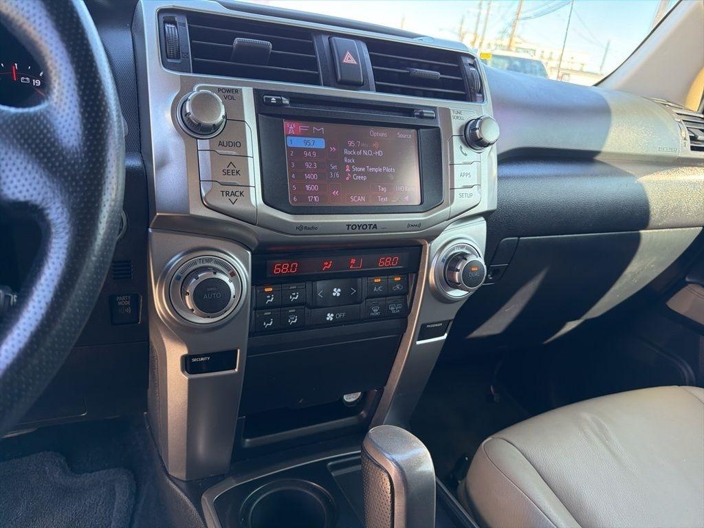 Toyota 4Runner Limited 2WD V6 2012