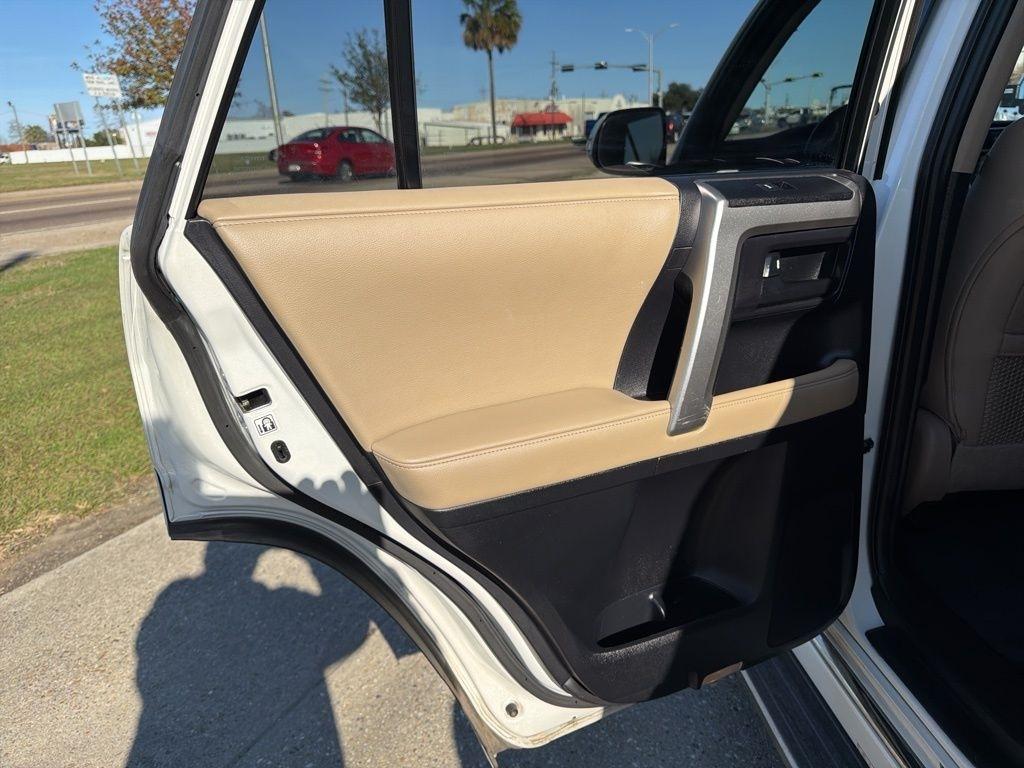 Toyota 4Runner Limited 2WD V6 2012