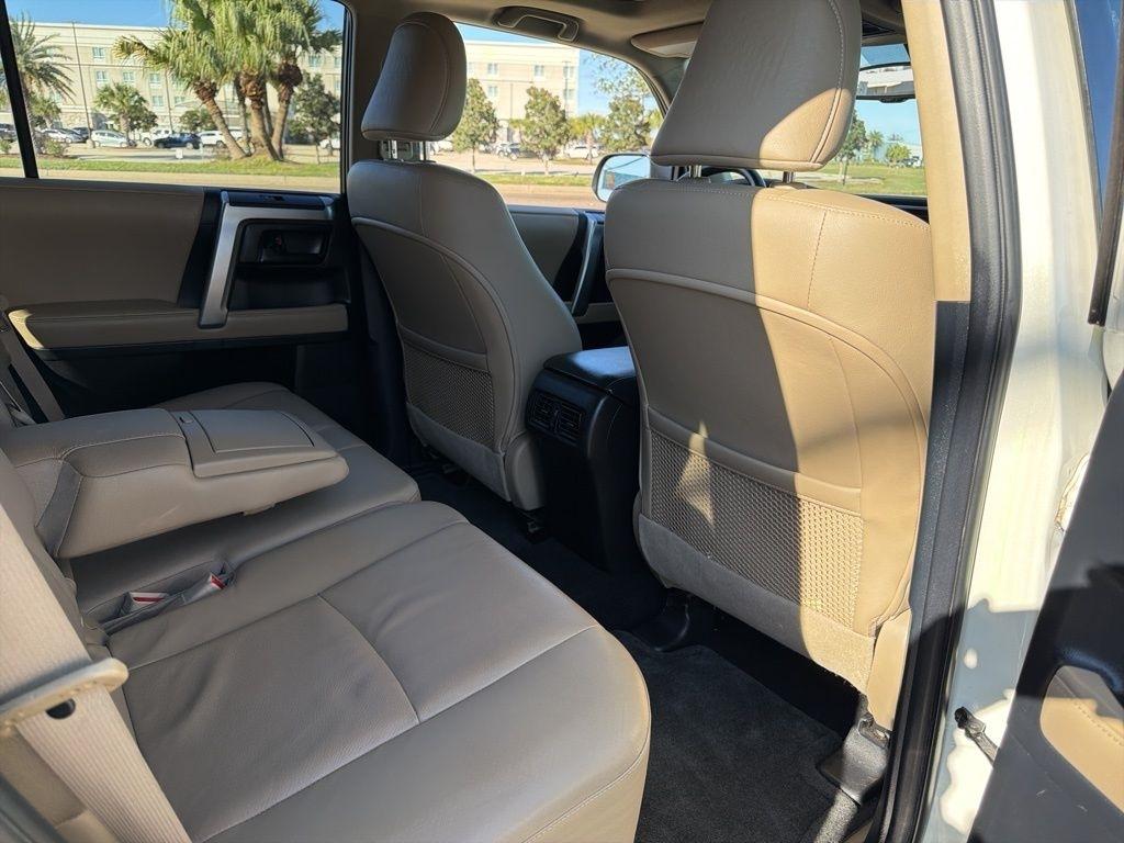 Toyota 4Runner Limited 2WD V6 2012