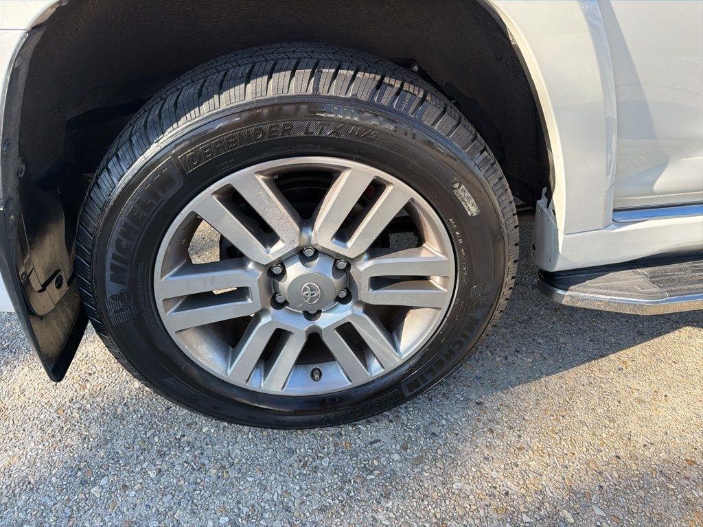 Toyota 4Runner Limited 2WD V6 2012